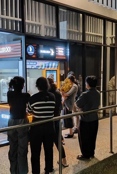 Френски усет за milk tea vending machines спечели над клиентите